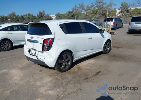 2016 Chevrolet Sonic Rs Auto из США, поврежденный, VIN 1G1JG6SB2G4102011